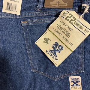 31x36 Wrangler men’s jeans new with tags Twenty X style 22 relaxed fit over boot